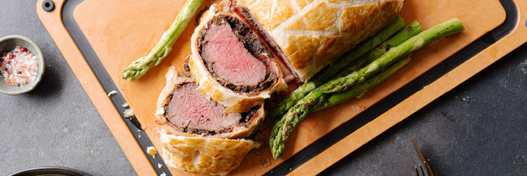 Beef Wellington s šparglji na žaru