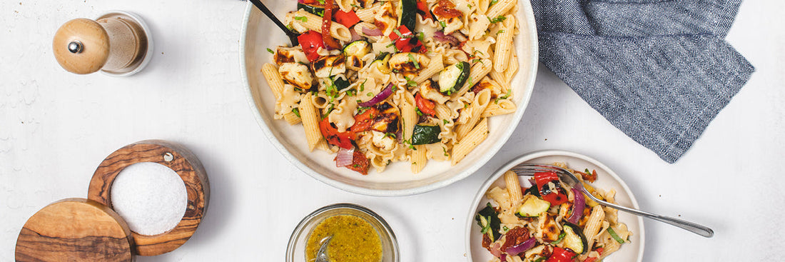 halloumi solata z žara s testeninami